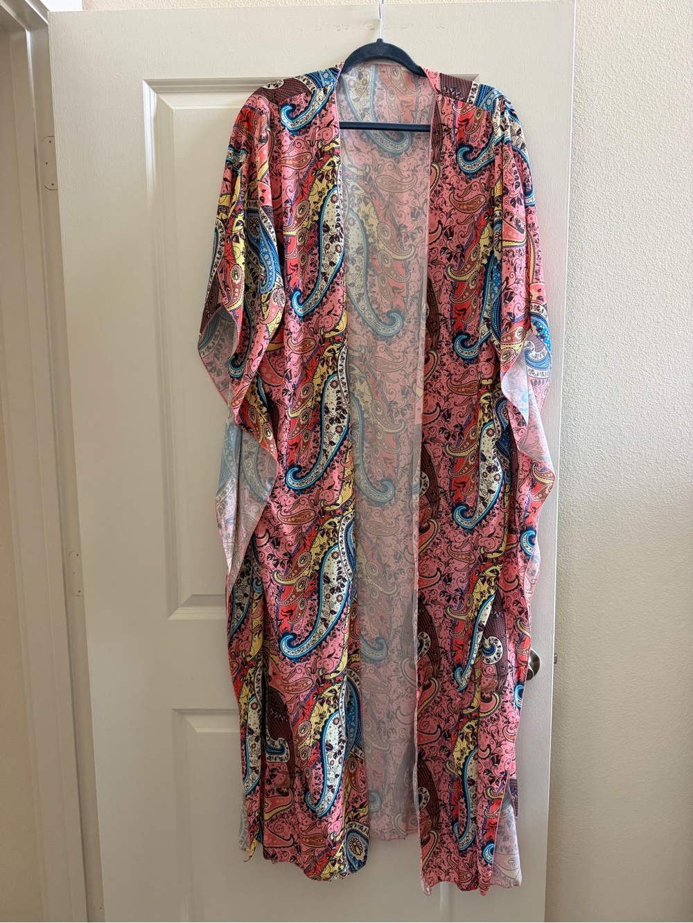 Pink Paisley Open-Front Lightweight Kimono